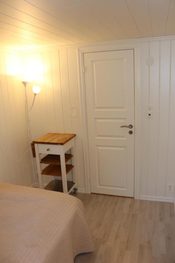 Nice Apartment With1 Bedroom Separate Living Room With A Sofa Bed And A Tiny Kitchen A Bathroom Located In Nordstrand Near By The Sea For 3 Guests With A Garden And Grill 5 Extra Guests With Extra Cost In The Cabin With Sea View Just Outside The Apar Oslo Exterior foto